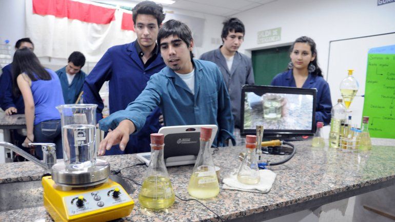 En Neuquén funcionan varias escuelas técnicas a las que asisten centenares de alumnos.