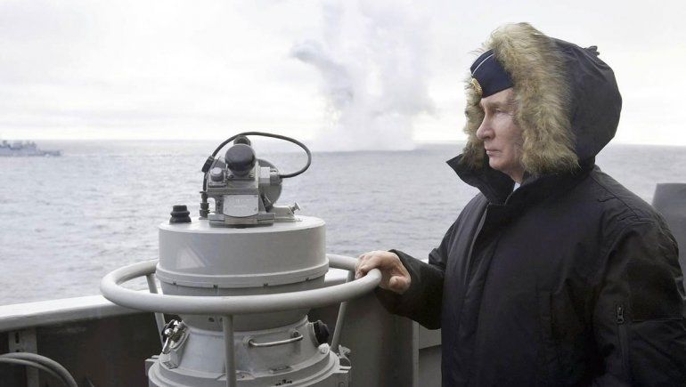 En medio de las tensiones, Putin miró los ejercicios de su Marina