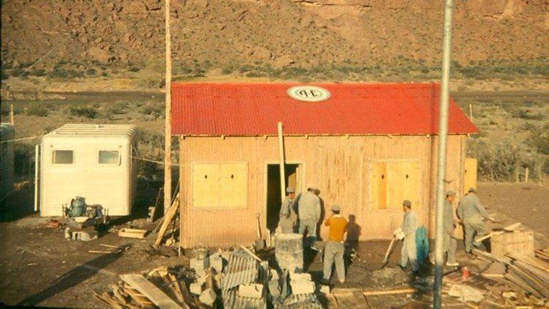 Entre 1965 y 1967 se hicieron los primeros estudios de suelo para la construcción de Chihuido. El primer proyecto se presentó en 1977. Hoy