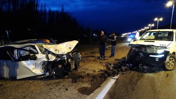 Terrible choque frontal en Ruta 7 dejó un joven herido