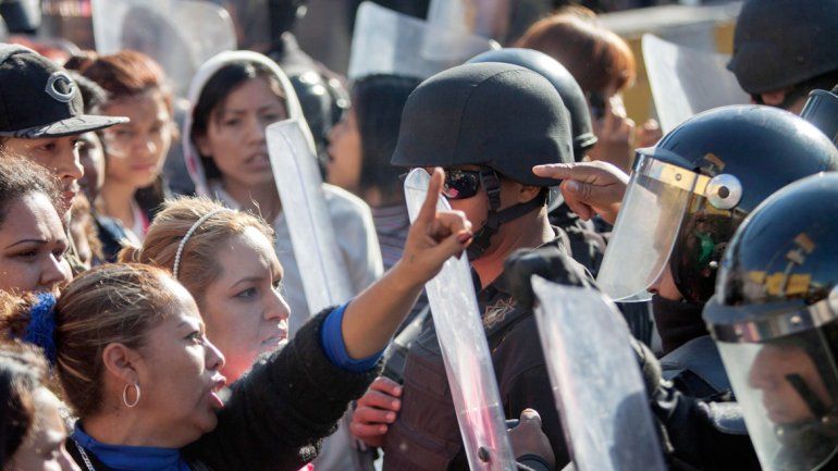 Familiares de los presos ayer