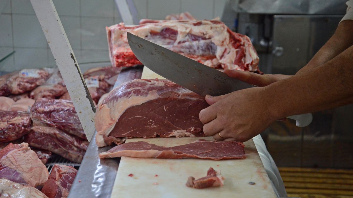 A pesar de que los precios de la carne se mantienen, las familias siguen eligiendo los cortes más baratos thumbnail