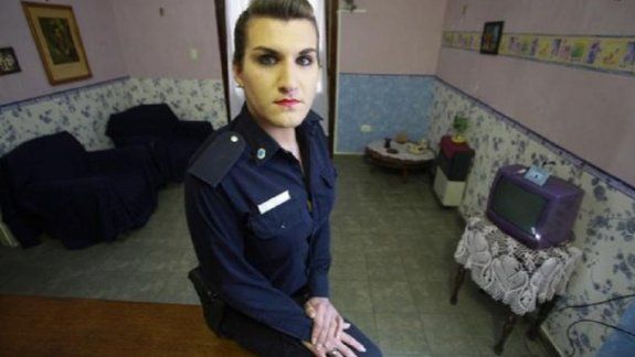 Ella se convirtió en la primera policía trans de la Bonaerense. Ingresó en la Escuela de Suboficiales en el 2012.