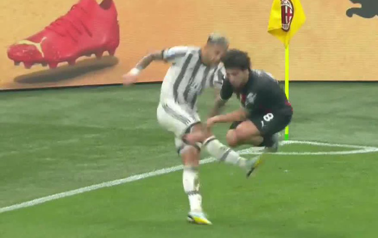 ¡Enloqueció! El patadón de Paredes que calentó el Juve-Milan