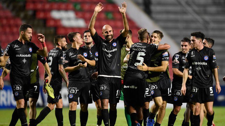 Argentinos y Lanús luchan por un lugar en la Sudamericana
