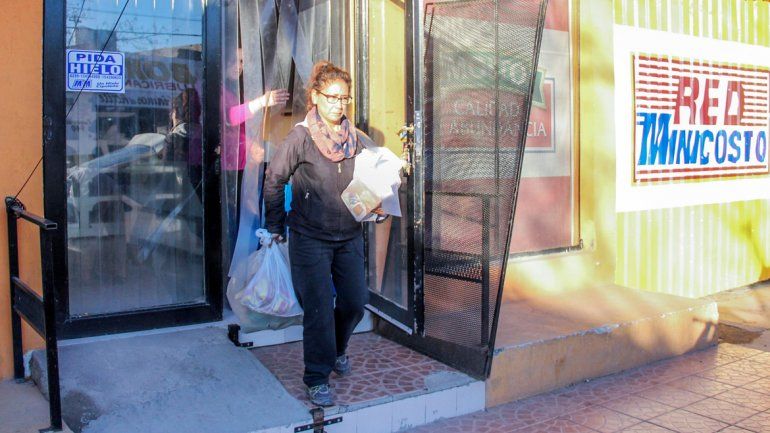 Ayer llevaron los últimos productos a las tomas 2 y 10 de Febrero.