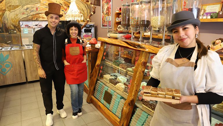 Neuquén tiene su Willy Wonka: quién es el joven que deslumbra con esculturas de chocolate