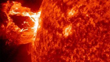 Alertas por apagones y fallas en satélites: la tormenta solar extrema que impactará en la Tierra