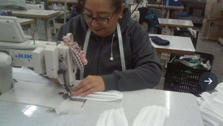 Cooperativa textil produce barbijos en medio de la escasez