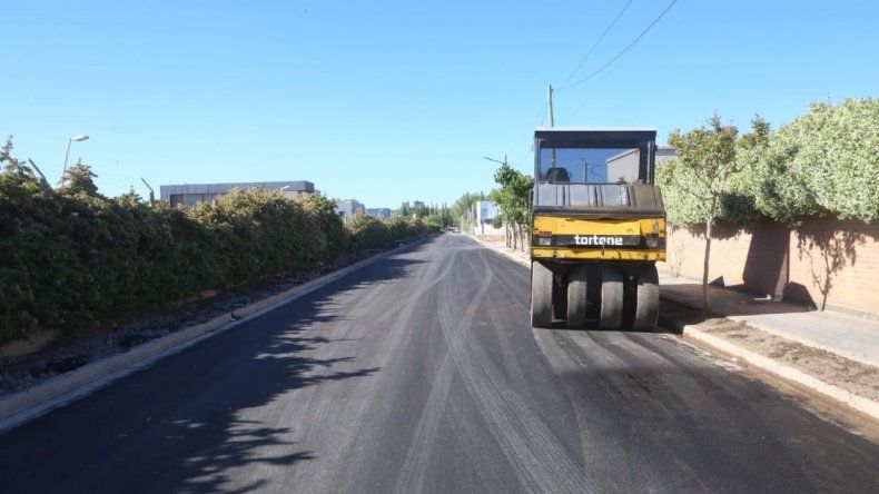 Las obras de pavimentación avanzan en barrio Altos de Limay | LM Neuquen Las obras de pavimentación avanzan en barrio Altos de Limay