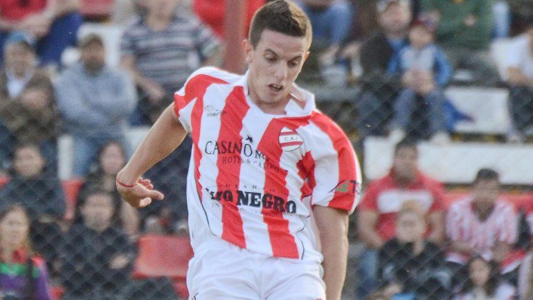 Teijo vuelve de la lesión y estará junto a Berra en el mediocampo.