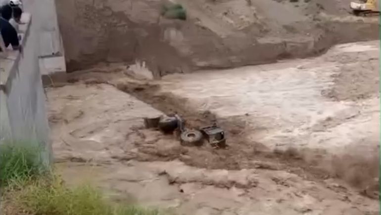 Dramático rescate de dos operarios en Mendoza.&nbsp;