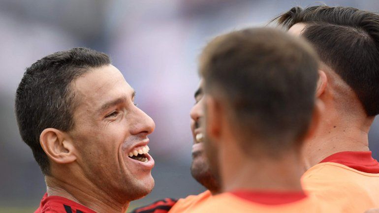 Maxi Rodríguez convirtió el polémico gol de la Lepra.