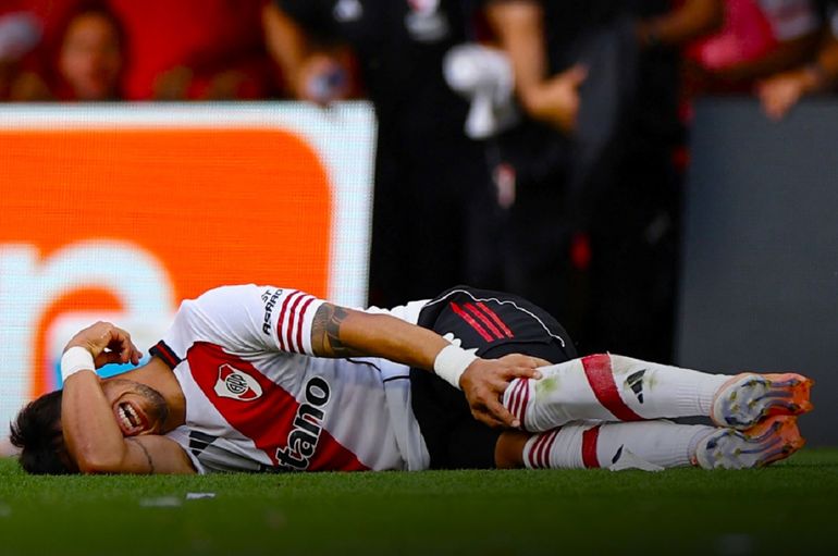 Se confirmó la gravedad de la lesión de Maxi Meza en el Superclásico