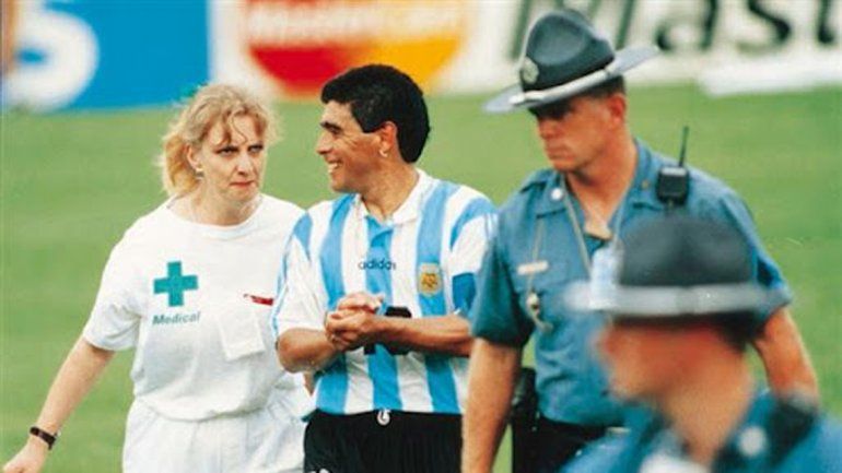 La imagen del adiós del Diego en el Mundial de 1994.