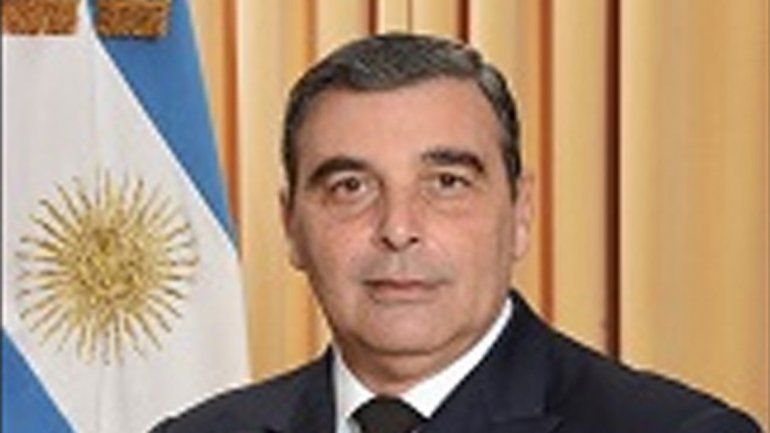 Se trata del contraalmirante Luis López Mazzeo.