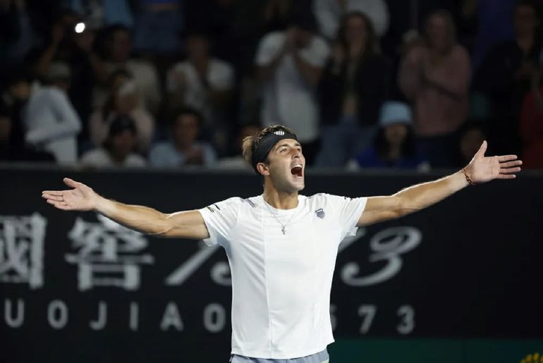 Tomás Etcheverry sigue bajando gigantes en Australia, le ganó a Monfils y va por Djokovic