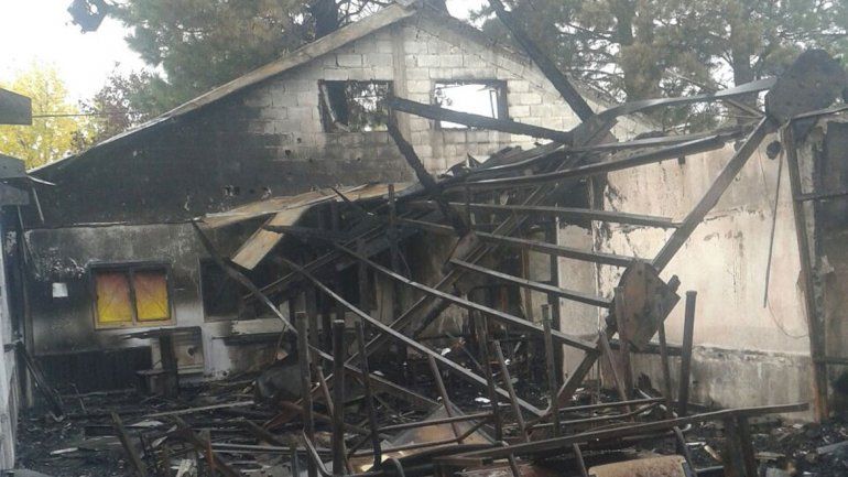 Un incendio dejó en crisis a dos centros educativos