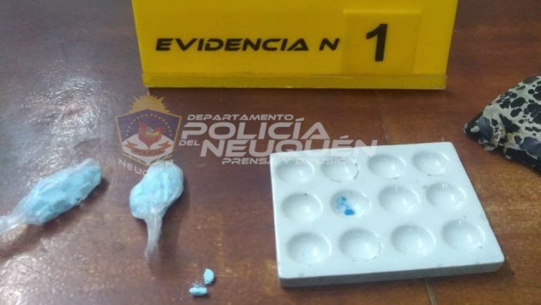 Intentó ingresar cocaína para un detenido y lo descubrieron
