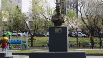 Busto del general Güemes en la plaza que lleva su nombre. Busto del general Güemes en la plaza que lleva su nombre.