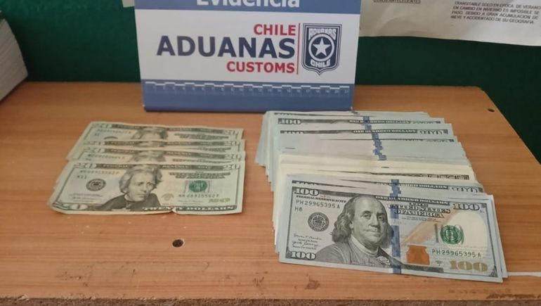 El sujeto tenía 22.900 dólares en efectivo.