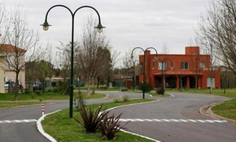 El Gobierno quitará los subsidios de luz y gas en los barrios privados y countries