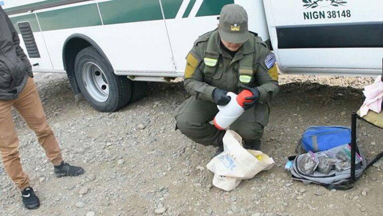 Llevaban marihuana dentro de un termo y fueron detenidos