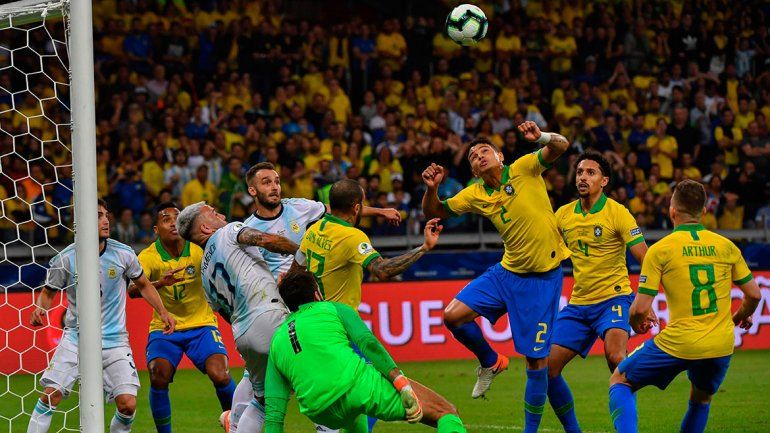 La AFA  presentó una queja formal ante la Conmebol por el mal arbitraje y el uso del VAR