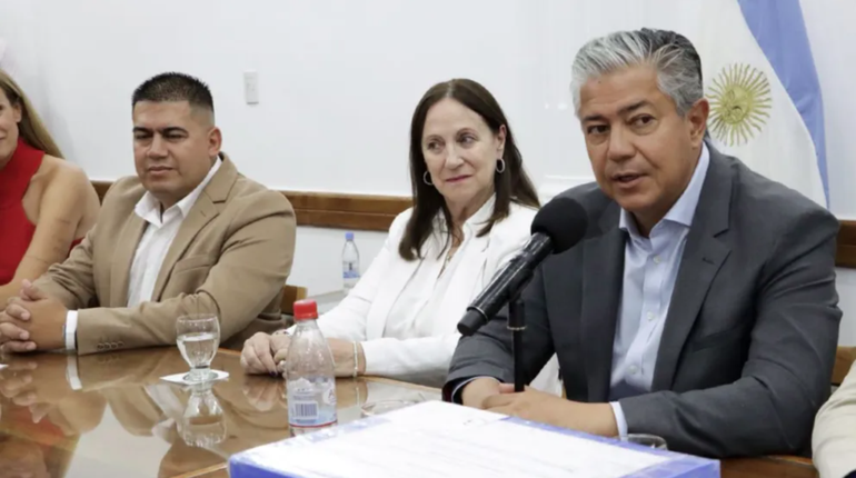 Rolando Figueroa anticipó que se licitarán la construcción de 8 escuelas técnicas en Neuquén