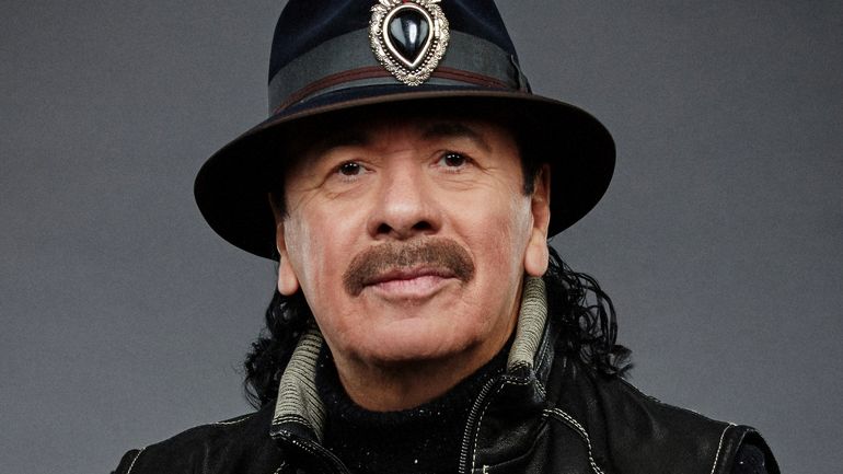 El video de Carlos Santana, al momento de desmayarse en pleno show