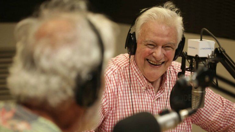 Héctor Larrea anuncia su retiro definitivo de la radio