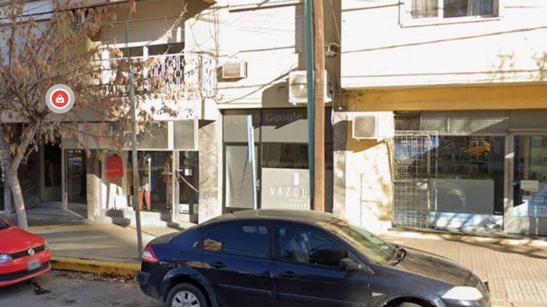 Inseguridad: rompieron el vidrio de una peluquería en pleno centro y la desvalijaron | LM Neuquen Inseguridad: rompieron el vidrio de una peluquería en pleno centro y la desvalijaron