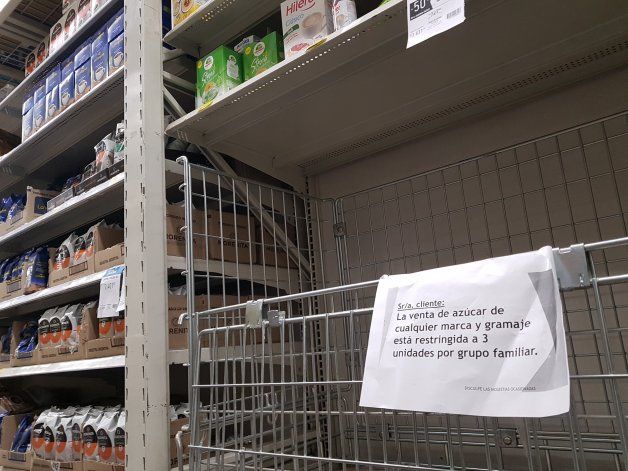 Hay desabastecimiento de azúcar en los supermercados de Neuquén