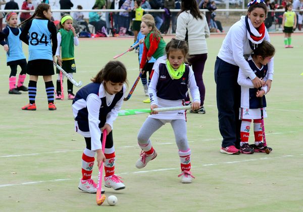 El hockey sobre césped, un deporte cada vez más popular