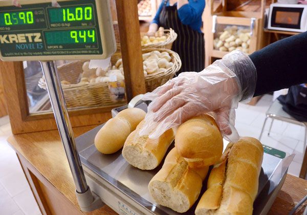 El kilo de pan superó la barrera de los 20 pesos en la ciudad
