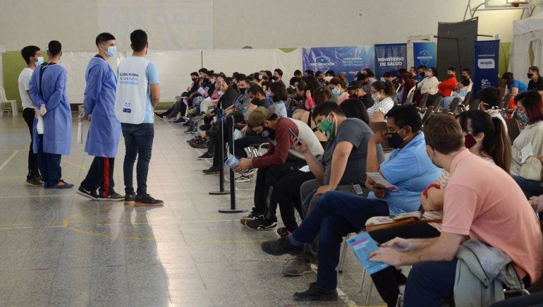 COVID: qué vacunas se aplicarán este lunes en la provincia