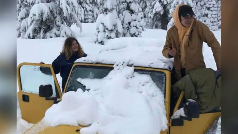 Pareja sobrevive de milagro a una tormenta de nieve