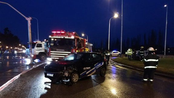 Dos accidentes en 20 horas en la misma rotonda de Centenario