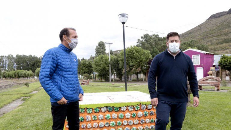 Gutiérrez inauguró obras en el aniversario de El Huecú