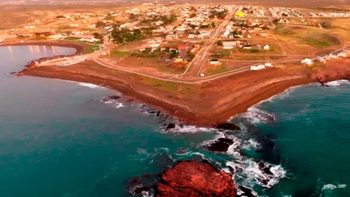Camarones es considerado uno de los Pueblos Auténticos de Chubut: está a 250 kilómetros de Trelew o Comodoro Rivadavia. Camarones es considerado uno de los Pueblos Auténticos de Chubut: está a 250 kilómetros de Trelew o Comodoro Rivadavia.