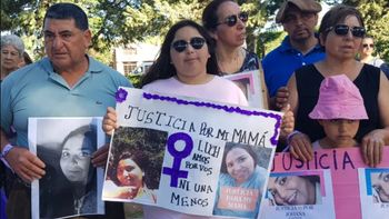 El pedido de justicia de familiares de Johaana Saénz, madre de una nena y asesinada en enero de 2024 en Chubut. El pedido de justicia de familiares de Johaana Saénz, madre de una nena y asesinada en enero de 2024 en Chubut.
