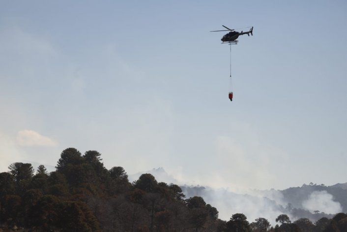 Incendio en Aluminé: se cayó un helicóptero