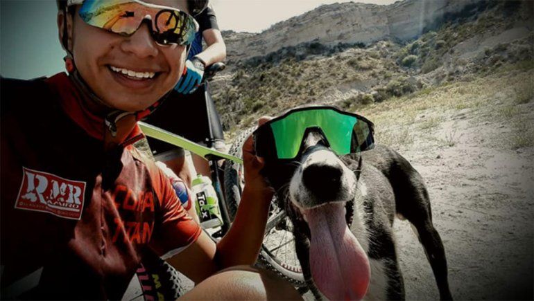 Ciclistas rescataron a un perro deshidratado
