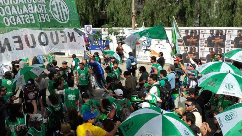 Paro de ATE y ATEN: mañana sitiarán la Casa de Gobierno