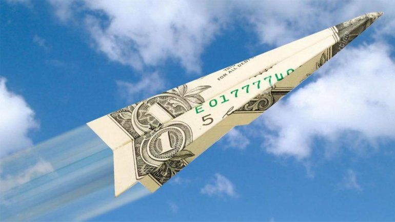 Después del finde largo, el dólar pica en punta y ya supera los 41 pesos