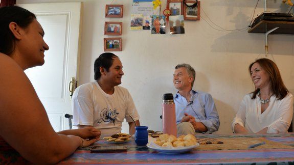 Macri visitó a un obrero de la construcción en su casa