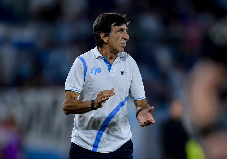 Gustavo Costas, entrenador de Racing, luego de una nueva victoria de su equipo. Gustavo Costas, entrenador de Racing, luego de una nueva victoria de su equipo.