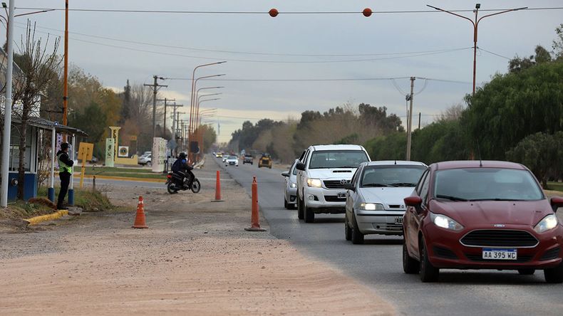 Reportaron un corte de ruta cerca de Plaza Huincul. | LM Neuquen Reportaron un corte de ruta cerca de Plaza Huincul.
