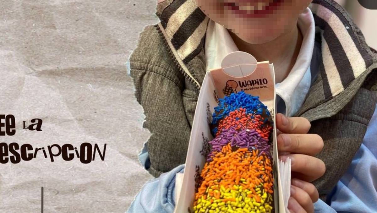 Venden wafles con forma de pene y los promocionan con foto de un nene