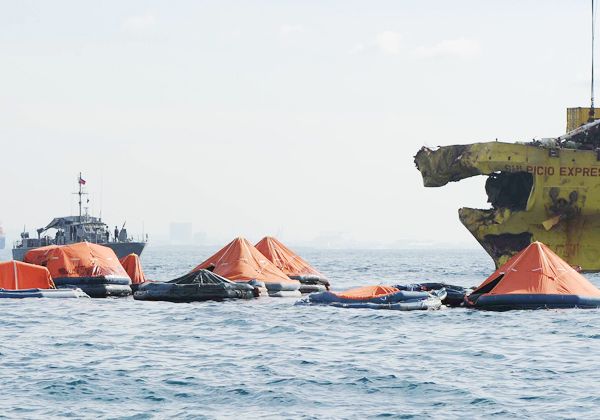Tragedia tras el naufragio de un ferry